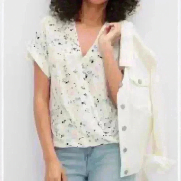 Banana Republic Women’s Wrap-Front White Floral Top Size XS - Picture 1 of 14